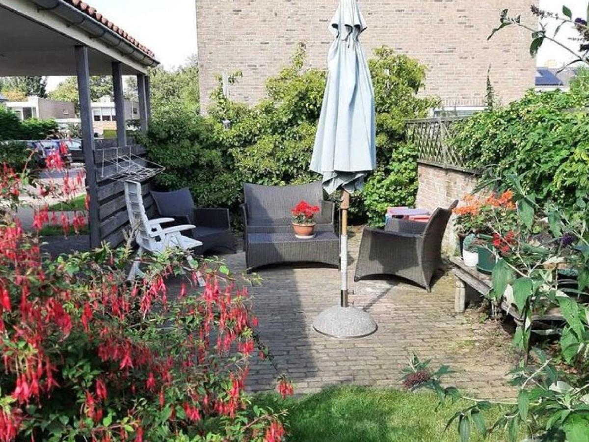 Holiday Home With Covered Terrace Groet Exterior photo